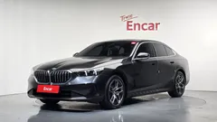 2024 BMW 5-Series 520i — фото 1