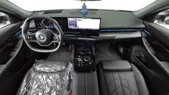 2024 BMW 5-Series 520i — фото 7