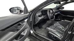 2024 BMW 5-Series 520i — фото 10