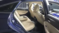 2021 Toyota Avalon 2.5 Hybrid, синий — фото 11