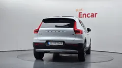 2023 Volvo XC40 B4 Ultimate Bright — фото 4