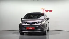 2022 Toyota Sienna 2.5 Hybrid 2WD — фото 3