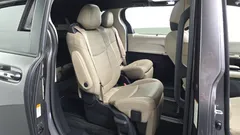 2022 Toyota Sienna 2.5 Hybrid 2WD — фото 11