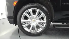 2022 ChevroletGMDaewoo Tahoe 6.2 Dark Knight 4WD, чёрный — фото 5