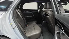 2023 Audi A8 50 TDI Quattro Premium — фото 11
