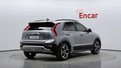 2024 Kia Niro Signature — фото 2