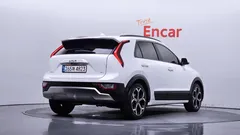 2023 Kia Niro Signature, белый — фото 2