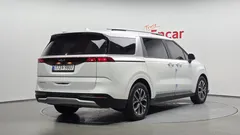 2023 Kia Carnival Diesel 9-Seater Prestige — фото 2