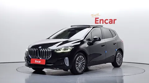 2024 BMW 2-Series 220i Luxury