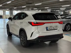 2022 Lexus NX Premium, белый — фото 3