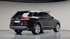 2023 Audi Q7 45 TDI Quattro Premium — фото 2