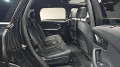 2023 Audi Q7 45 TDI Quattro Premium — фото 11