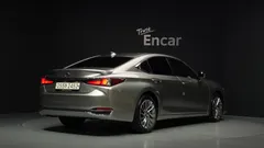 2023 Lexus ES Executive — фото 2