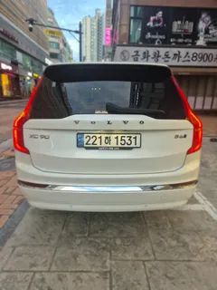 2023 Volvo XC90 B6 Ultimate Bright — фото 4