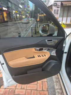 2023 Volvo XC90 B6 Ultimate Bright — фото 15