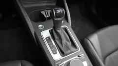 2023 Audi Q2 35 TDI Premium, белый — фото 9