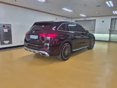 2023 Mercedes-Benz GLC-Class GLC300 4MATIC AMG Line — фото 2