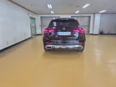 2023 Mercedes-Benz GLC-Class GLC300 4MATIC AMG Line — фото 4
