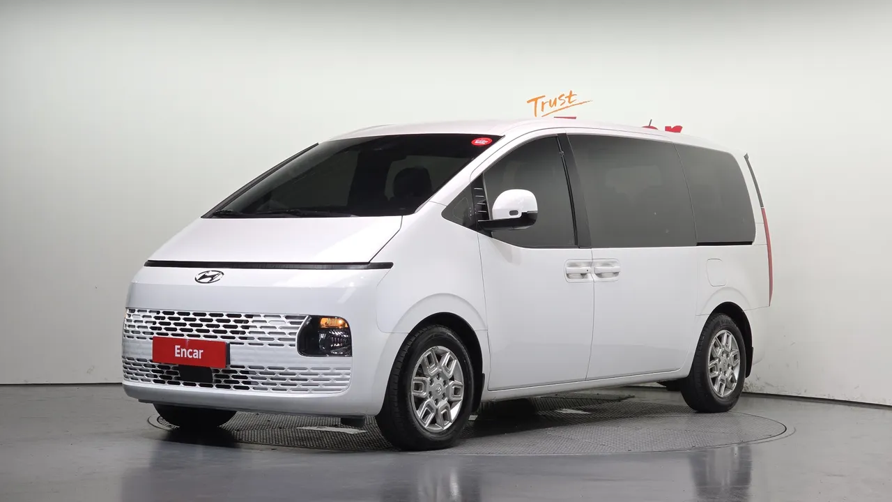 2022 Hyundai Staria Tourer 11-Seater