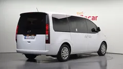 2022 Hyundai Staria Tourer 11-Seater — фото 2