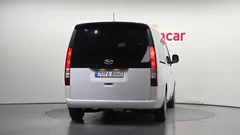 2022 Hyundai Staria Tourer 11-Seater — фото 4