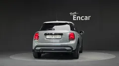 2023 Mini Cooper 5Door Classic — фото 4