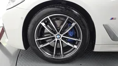 2023 BMW 5-Series 520i M Sport — фото 5