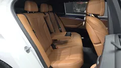 2023 BMW 5-Series 520i M Sport — фото 12