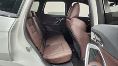 2024 BMW X1 xDrive 20i M Sport, белый — фото 11