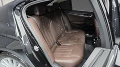 2023 BMW 5-Series 530i Luxury — фото 11