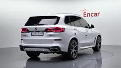 2022 BMW X5 xDrive 40i M Sport — фото 2