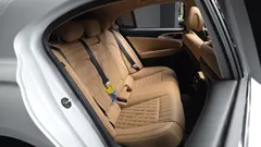 2023 Genesis G70 Gasoline 2.0T 4WD, белый — фото 12