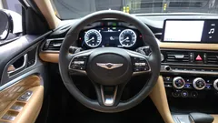 2023 Genesis G70 Gasoline 2.0T 4WD, белый — фото 13