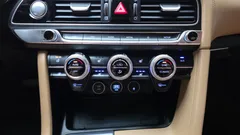 2023 Genesis G70 Gasoline 2.0T 4WD, белый — фото 18