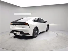2024 Toyota Prius 2.0 PHEV SE — фото 4