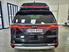 2023 Kia Carnival Diesel 7-Seater Hi-Limousine — фото 2