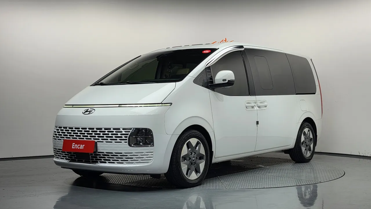 2022 Hyundai Staria 4WD Tourer 9-Seater