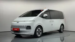 2022 Hyundai Staria 4WD Tourer 9-Seater — фото 1