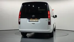 2022 Hyundai Staria 4WD Tourer 9-Seater — фото 4