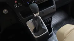 2022 Hyundai Staria 4WD Tourer 9-Seater — фото 9