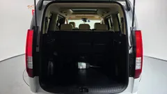 2022 Hyundai Staria 4WD Tourer 9-Seater — фото 16