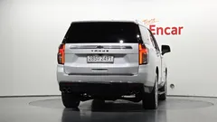 2022 ChevroletGMDaewoo Tahoe 6.2 Dark Knight 4WD, белый — фото 4