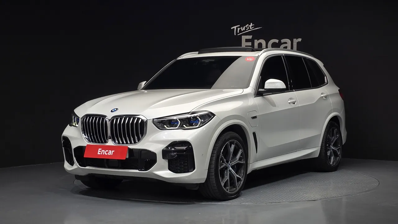 2022 BMW X5 xDrive 45e M Sport