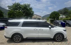 2023 Kia Carnival Diesel 9-Seater Noblesse — фото 3