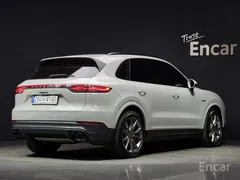 2023 Porsche Cayenne 3.0 E-HYBRID PLATINUM EDITION — фото 2