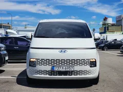 2023 Hyundai Staria L3.5 Tourer 11-Seater — фото 3