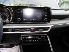 2022 Kia K5 Prestige — фото 17