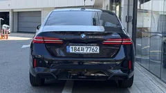 2024 BMW 5-Series 520i M Sport — фото 4