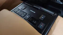 2022 Lexus ES Executive — фото 19