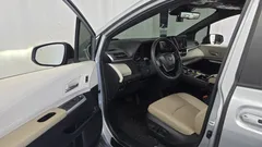 2022 Toyota Sienna 2.5 Hybrid 2WD, серый — фото 10